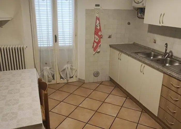 فندق مبيت وإفطار Porta Santi تشيزينا