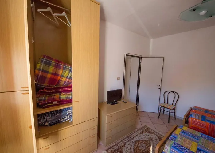 Porta Santi فندق مبيت وإفطار تشيزينا