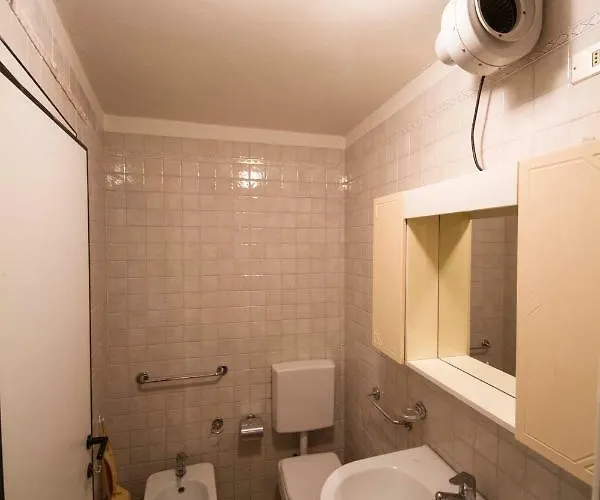 فندق مبيت وإفطار Porta Santi 3*