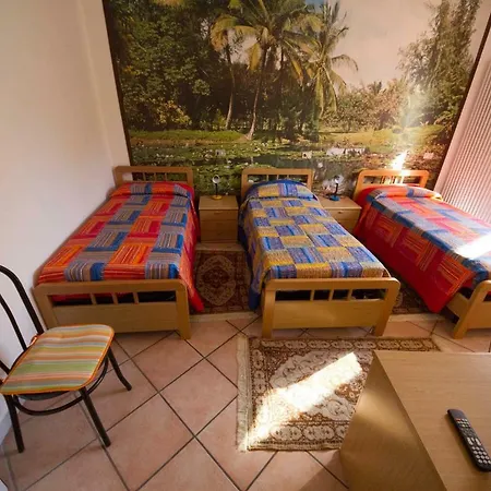 Porta Santi Couette-café