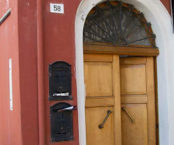 فندق مبيت وإفطار Porta Santi 3*